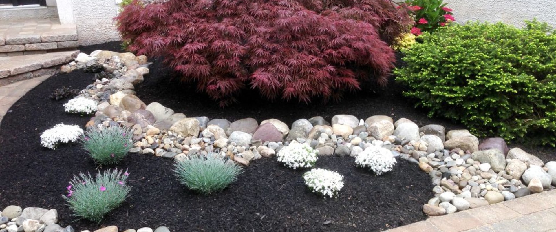 Proper Techniques for Mulching: How to Create a Beautiful and Low-Maintenance Landscape